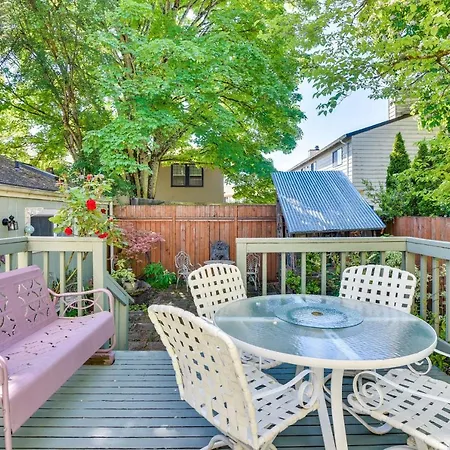 Historical Portland Home Less Than 2 Mi To Downtown!